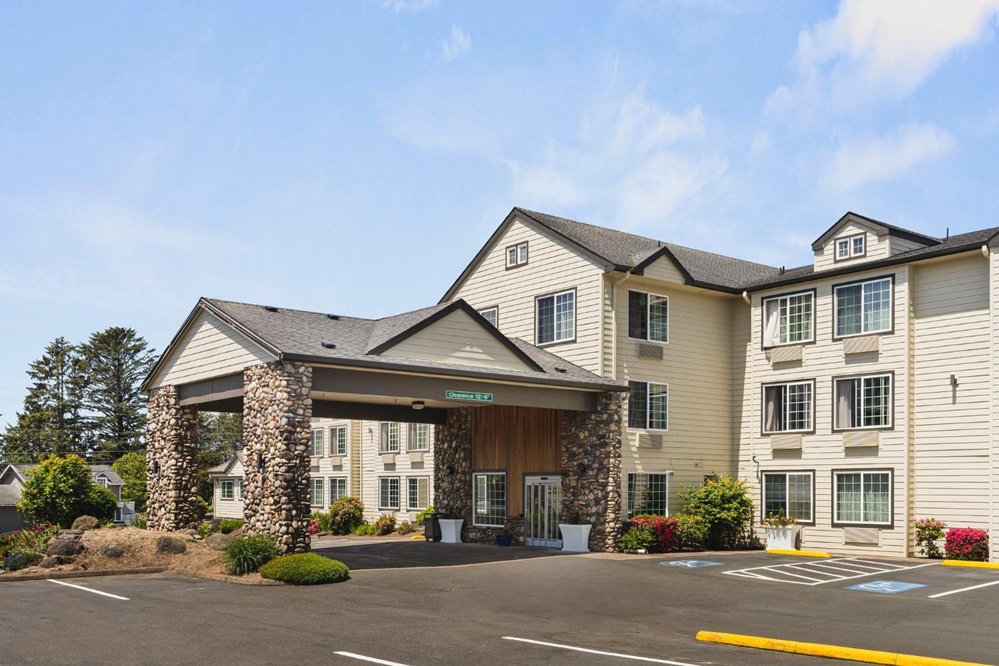 The Ashley Inn & Suites Lincoln City Exterior foto